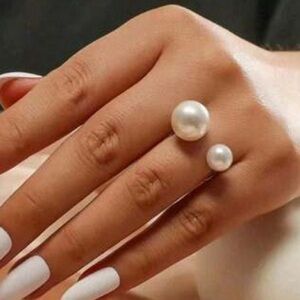 Elegant Pearl Adjustable Ring - Platinum Silver Tone